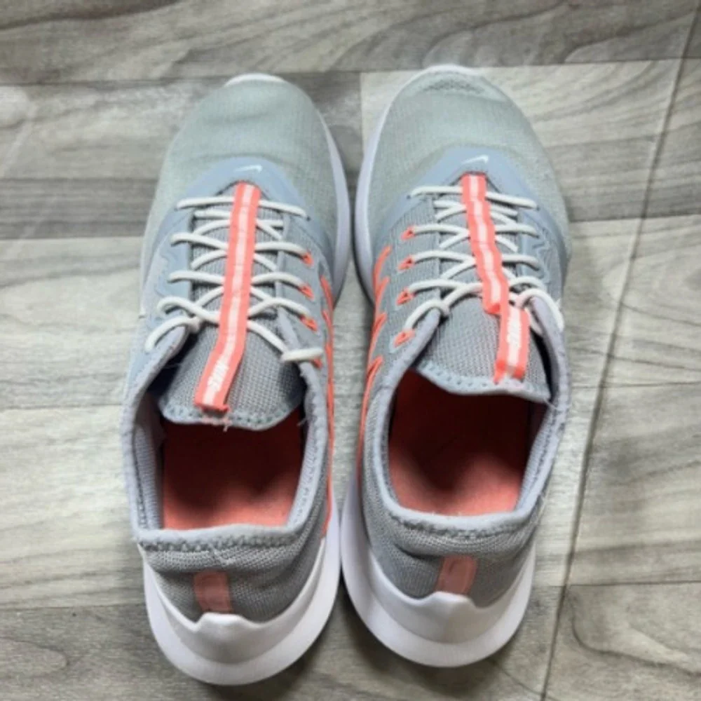 Nike Womens VTR Sneakers Gray Coral AT4345-005 Mesh Lace Up Cushioned Ribbon 11M